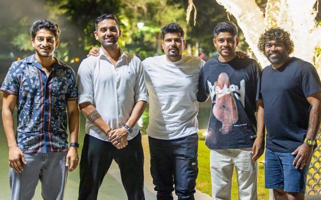 [WATCH]- Mumbai Indians Enjoy Team Bonding Over Dinner Ahead Of GT Clash In IPL 2025