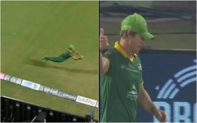 [WATCH] Jonty Rhodes’ Brilliant Fielding Efforts Stuns Cricketing Fans