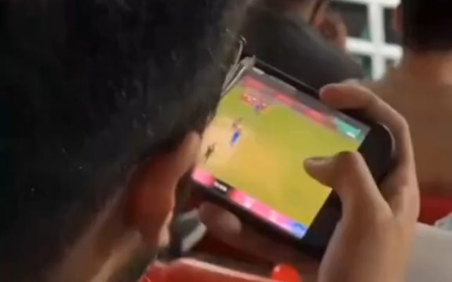 [WATCH]- Pakistani Fan Spotted Watching IPL During PSL Match