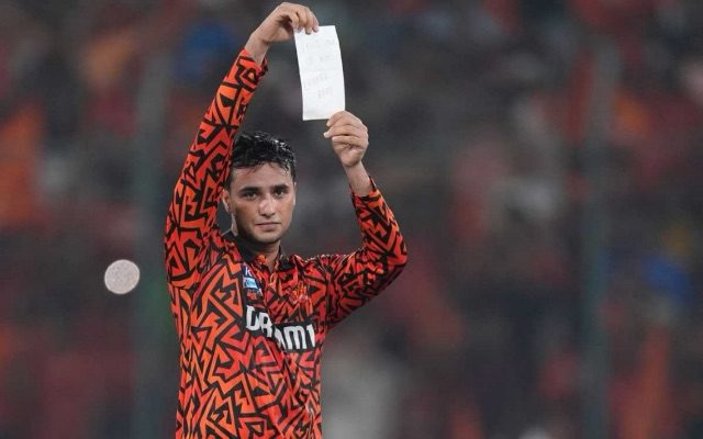 Teammate Unveils Real Story Behind Abhishek Sharma’s ‘Note’ Celebration In IPL 2025