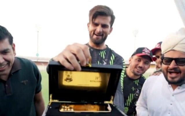 [WATCH]- Shaheen Afridi Receives 24K Gold-Plated Iphone From Franchise During PSL 2025