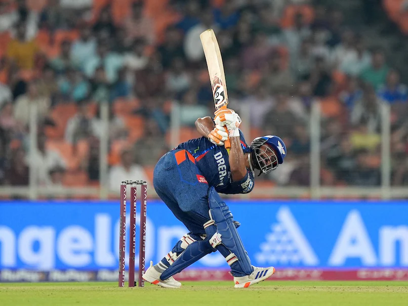 [Watch]: Rishabh Pant’s No-Look Six Against Gujarat Titans Goes Viral