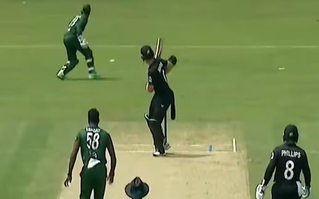 Unusual Fielding Error Gives New Zealand An Advantage In Final ODI