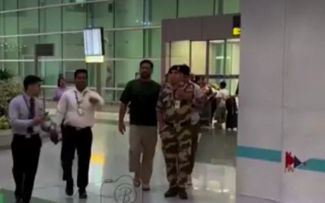 IPL 2025: [WATCH]- MS Dhoni Honoured By Fan At Delhi Airport Ahead Of CSK-RR Showdown