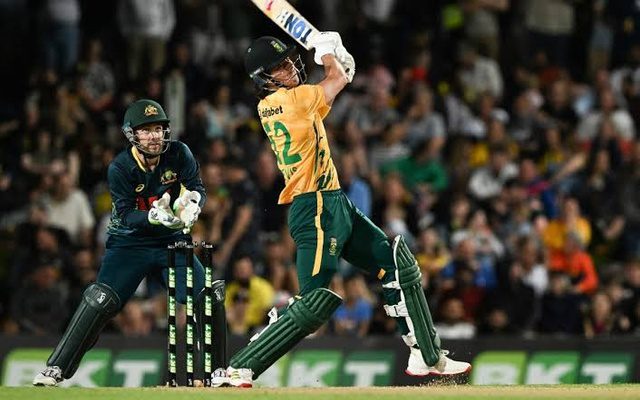 [WATCH] Fan Escapes Injury While Trying To Catch Dewald Brevis’ Huge Six