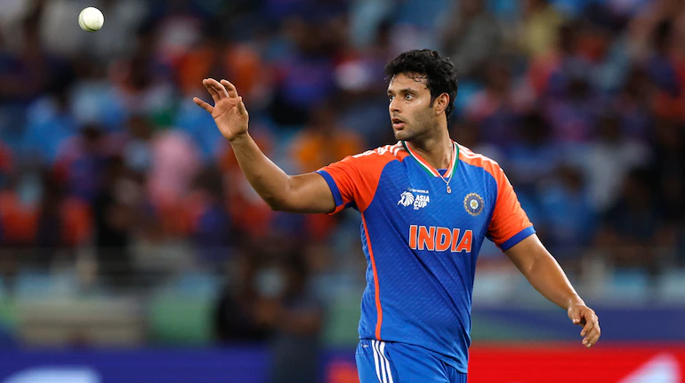 Shivam Dube And Wife Take Train To Mumbai After T20 World Cup Win