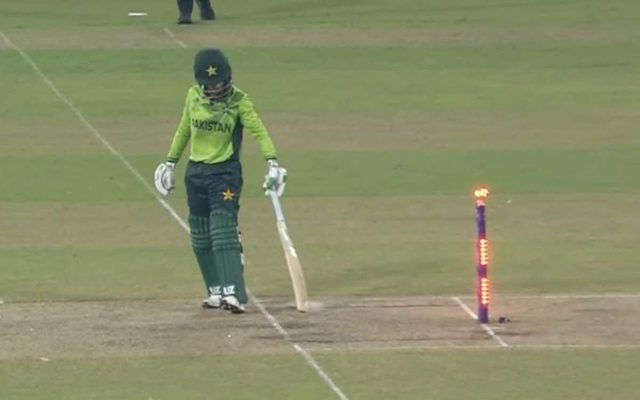 Controversial Run-Out Sparks Tensions in India vs Pakistan World Cup Clash Controversial Run-Out Sparks Tensions in India vs Pakistan World Cup Clash