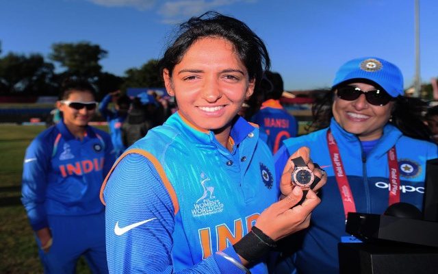 Fans Paint Navi Mumbai Blue: Heartfelt Tributes For Team India Ahead Of Semis