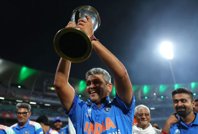 [WATCH]- Amol Muzumdar Replicates Rohit Sharma’s Iconic Flag Moment After World Cup Triumph
