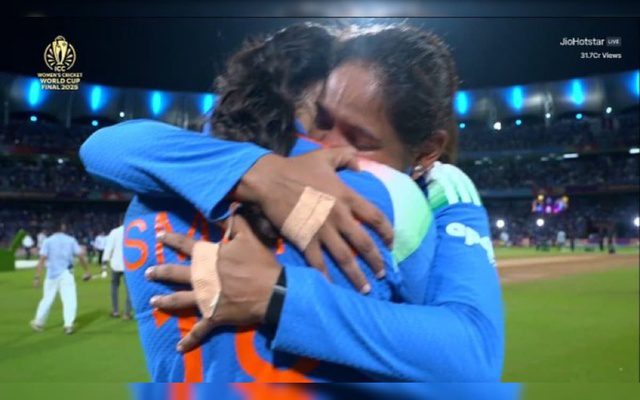 Harmanpreet Kaur and Smriti Mandhana’s Emotional Moment After World Cup Glory