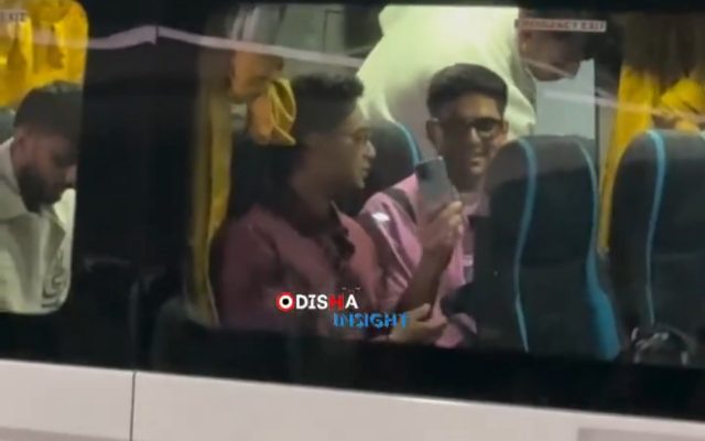 [WATCH]- Shubman Gill Reaches Bhubaneswar After Recovery, Spotted With Abhishek Sharma