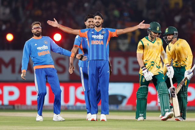 [WATCH]- India Get Review Spot On As Arshdeep Singh Dismisses Reeza Hendricks For 0