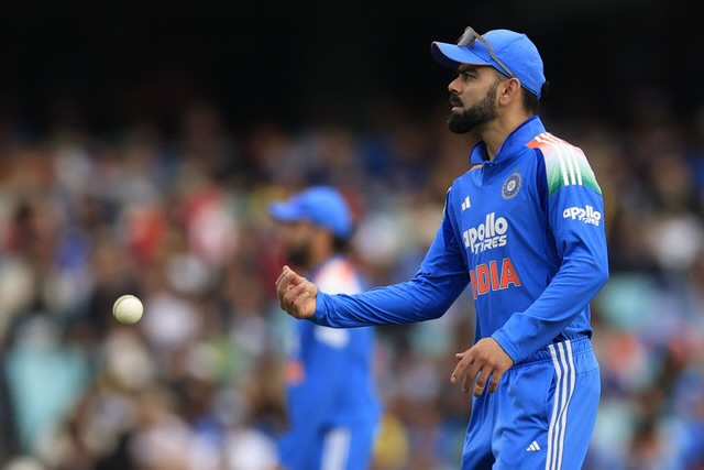 [WATCH] Virat Kohli Seen At Mumbai Airport Before Vijay Hazare Trophy 2025–26