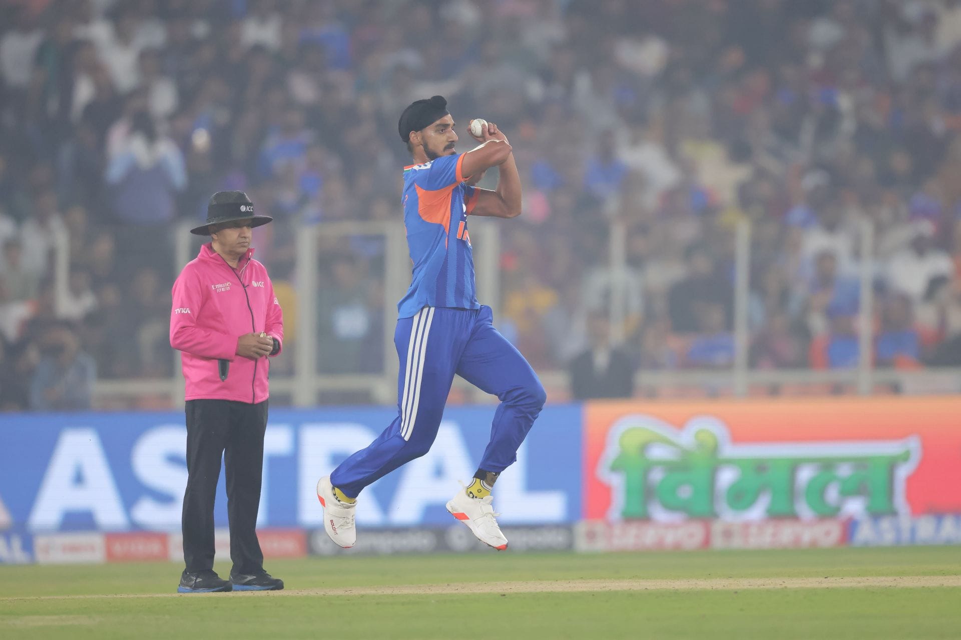[WATCH] Arshdeep Singh Outfoxes Tim Seifert With Slower Ball In IND vs NZ 4th T20I