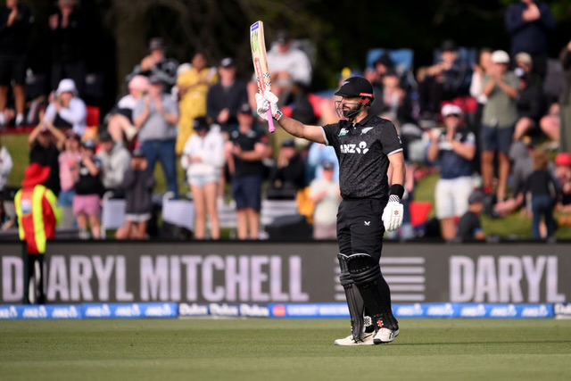 [WATCH]- Kuldeep Yadav’s Brilliant Catch Ends Daryl Mitchell’s 137 In IND Vs NZ 3rd ODI 2026