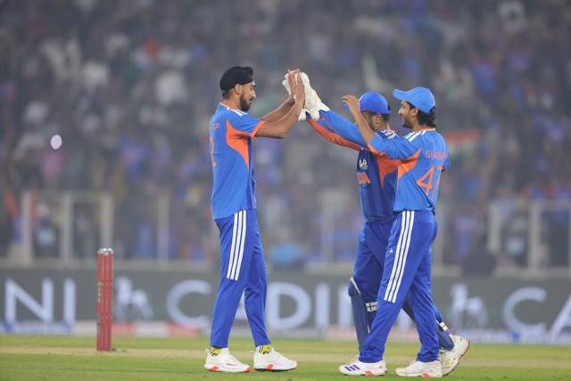 [WATCH]- Sanju Samson’s One-Handed Stunner Sends Devon Conway Packing