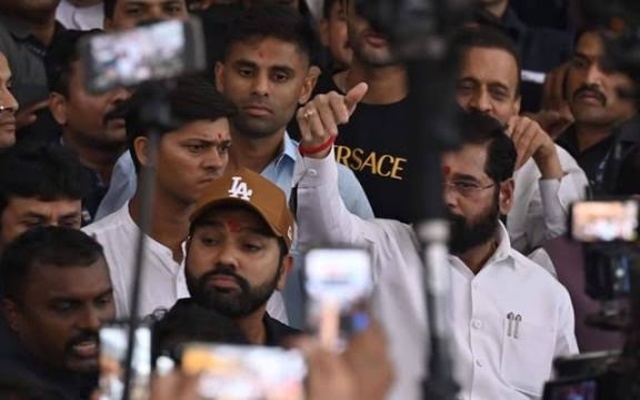 [WATCH]- Rohit Sharma Shares A Light Moment With Yashasvi Jaiswal At Indore Airport