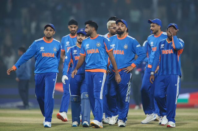 [WATCH] Team India Get Grand Welcome In Colombo Before IND vs PAK T20 World Cup 2026 Clash