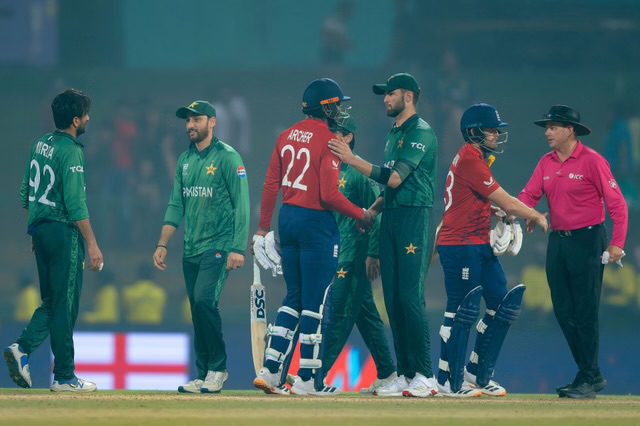 [WATCH] Fans Clash In Pallekele During ENG vs PAK T20 WC 2026 Super 8 Encounter