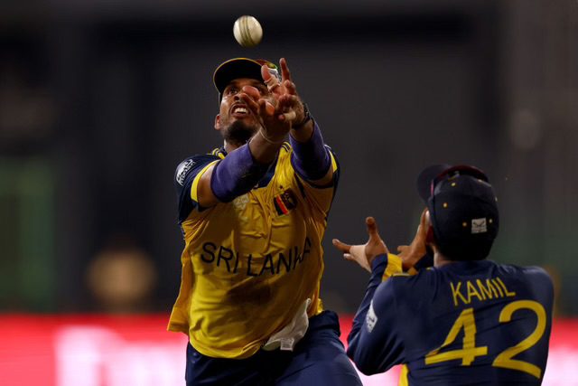 Dasun Shanaka Produces Stunning Catch to Dismiss Tashinga Musekiwa in SL vs ZIM T20 World Cup 2026 Clash