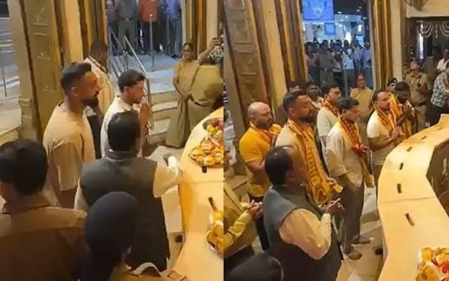 [WATCH]- Kuldeep Yadav And Varun Chakravarty Visit Siddhivinayak Temple On Match Day