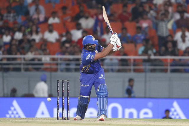 [WATCH] Rohit Sharma unleashes trademark shot during practice in Mumbai ahead of IPL 2026
