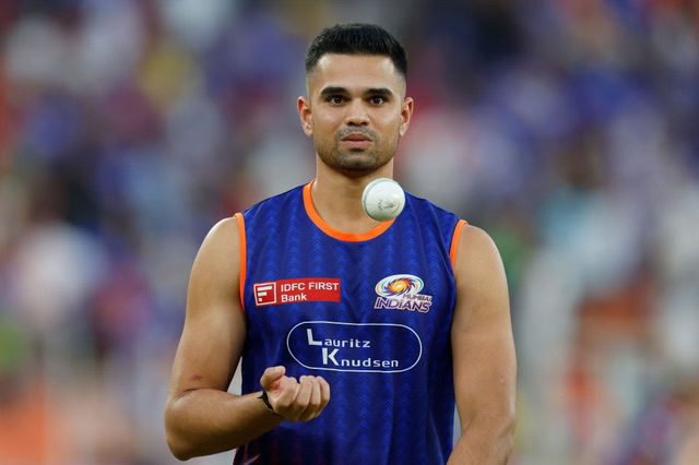 [WATCH] “Papa toh 1310-1315 se khelte the”: Arjun Tendulkar’s Fun Exchange With Rishabh Pant Goes Viral