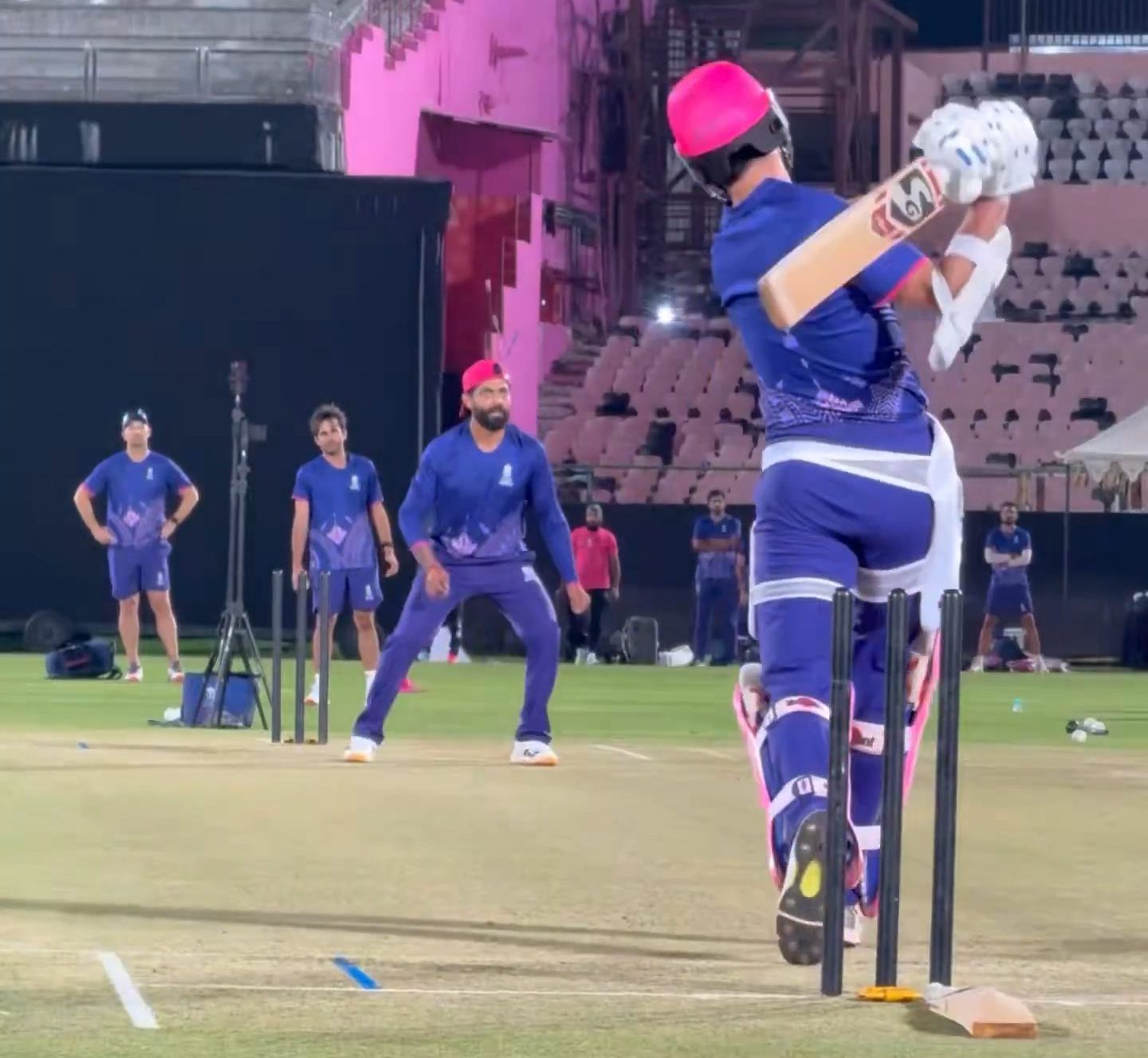 “Practised That Shot In The Room”: Ravindra Jadeja Reacts as Yashasvi Jaiswal Smashes First-Ball Six