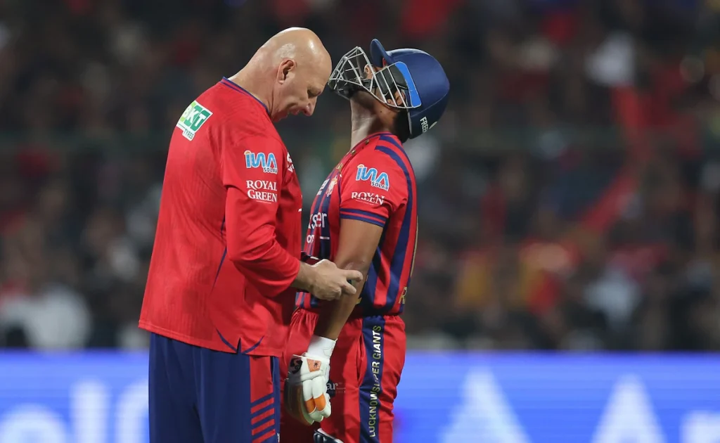 Rishabh Pant retired hurt. © X/Twitter