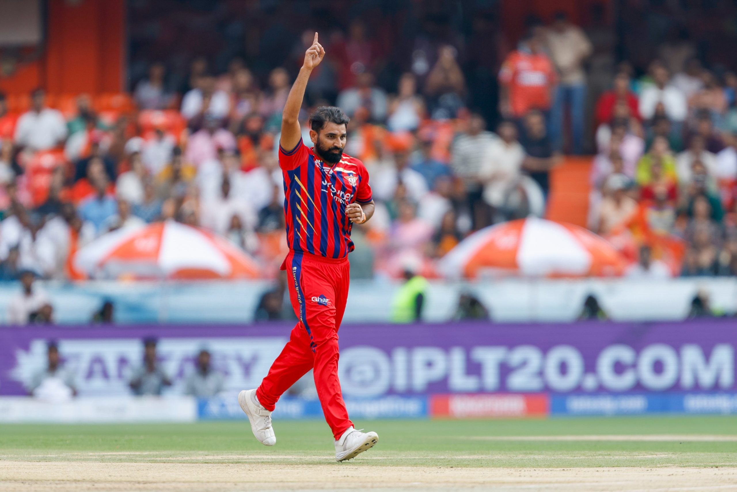 [WATCH] Mohammad Shami Removes Abhishek Sharma And Travis Head As SRH Stumble vs LSG