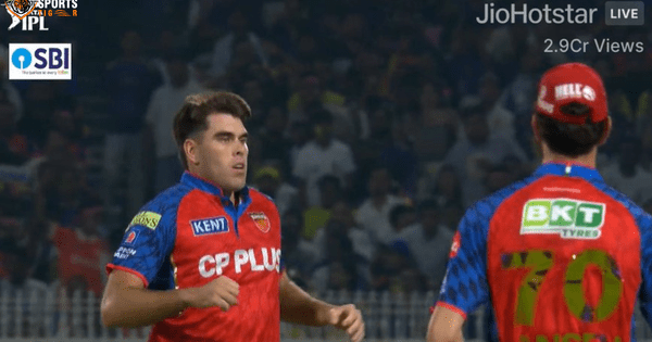 [WATCH] Allen, Prabhsimran And Bartlett’s Funny On-Field Moment Leaves Shreyas Iyer Laughing