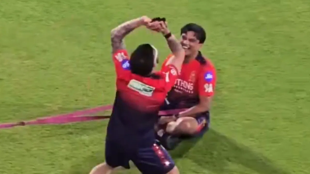 [WATCH] Virat Kohli Pulls Off A Hilarious Dance In RCB Practice