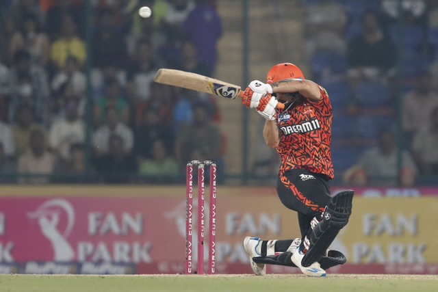 [WATCH]- Sandeep Sharma survives mid-pitch collision to remove Ishan Kishan