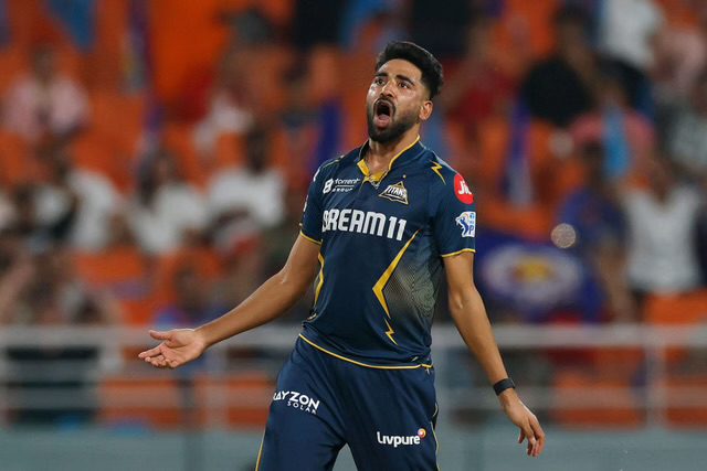 [WATCH]- Mohammed Siraj Removes Ruturaj Gaikwad Right After Being Hit for a Six in GT vs CSK Clash