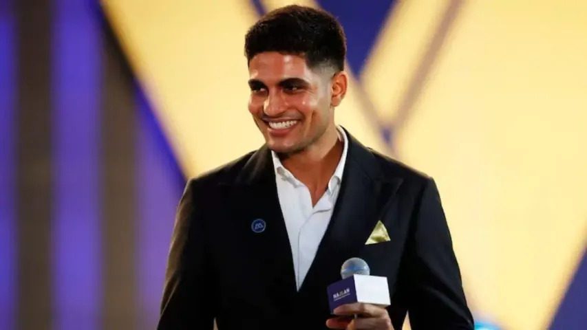 [WATCH] Shubman Gill Wins Hearts with Gentle Gesture For RCB Fan