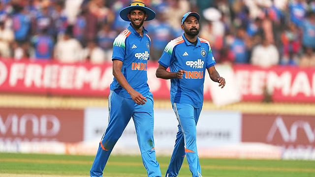 Mohammed Siraj Ruled Out of Ireland & England T20Is; Prasidh Krishna Replaces Him Mohammed Siraj Ruled Out of Ireland & England T20Is; Prasidh Krishna Replaces Him