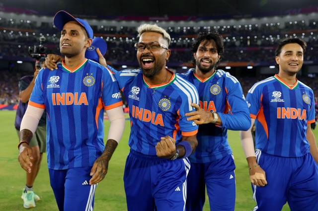 [WATCH] Fan Travels By Cycle For Over 12 Days To Meet Team India Star, Offers Lord Jagannath Idol