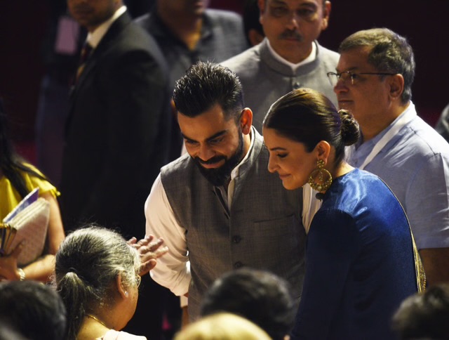 [WATCH]- Virat Kohli And Anushka Sharma Head To London After Vrindavan Ashram Visit